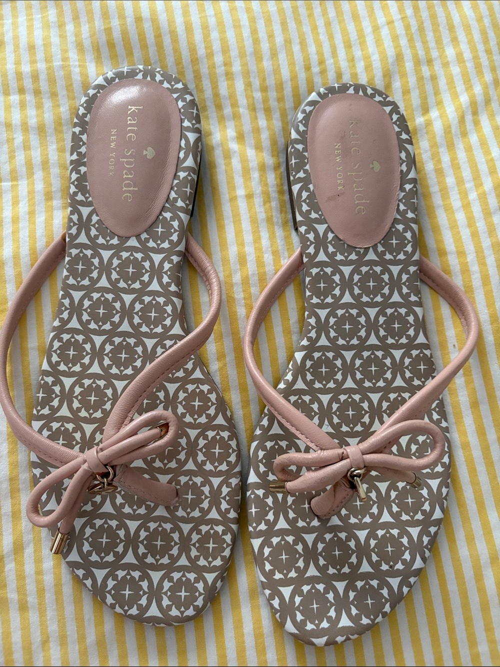 kate spade Pink Bow Patterned Flip Flop Sandals